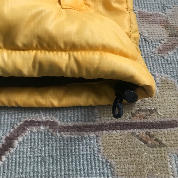 SOLD: VTG 90s North Face Nuptse 700 Down L Puffer VEST Stowable Hood Yellow - Picture 11 of 12